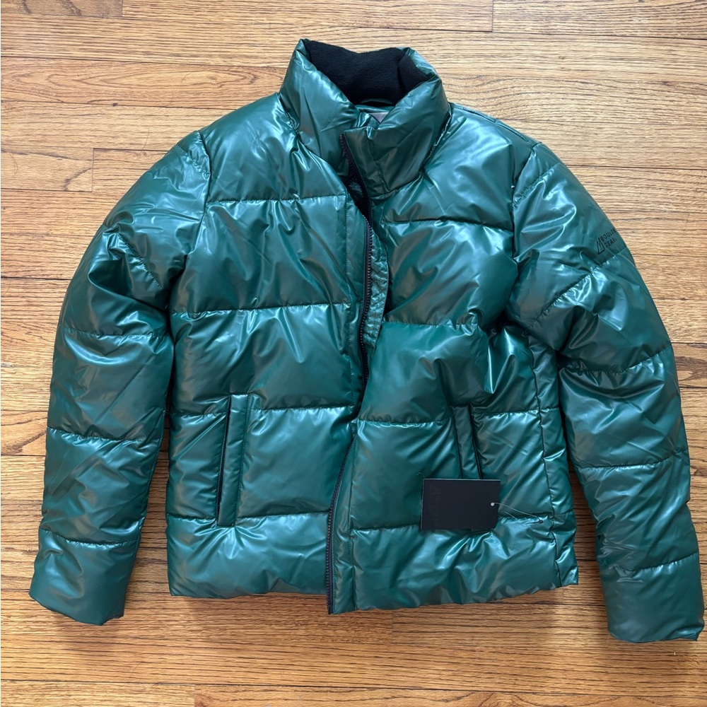 Boulder Gear Puffer Coat. Size L.